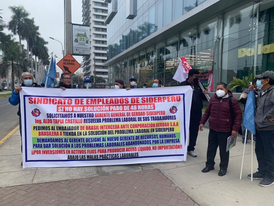 FOTO 1 PLANTÓN LIMA.jpeg